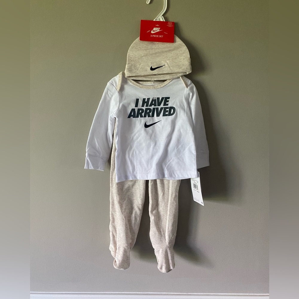 Nike 9 month set